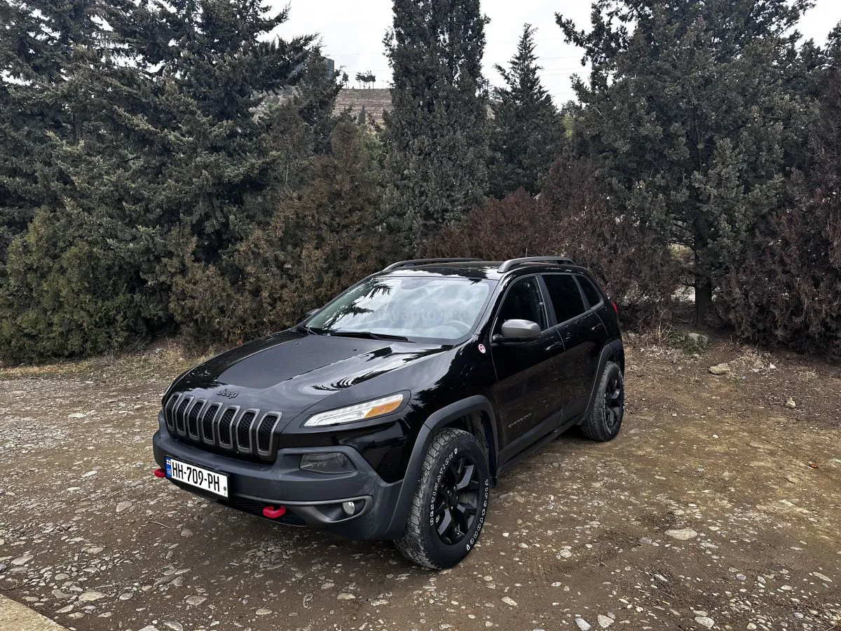 Jeep Cherokee - фото 1