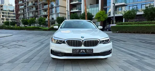 BMW 5-Series - фото 1