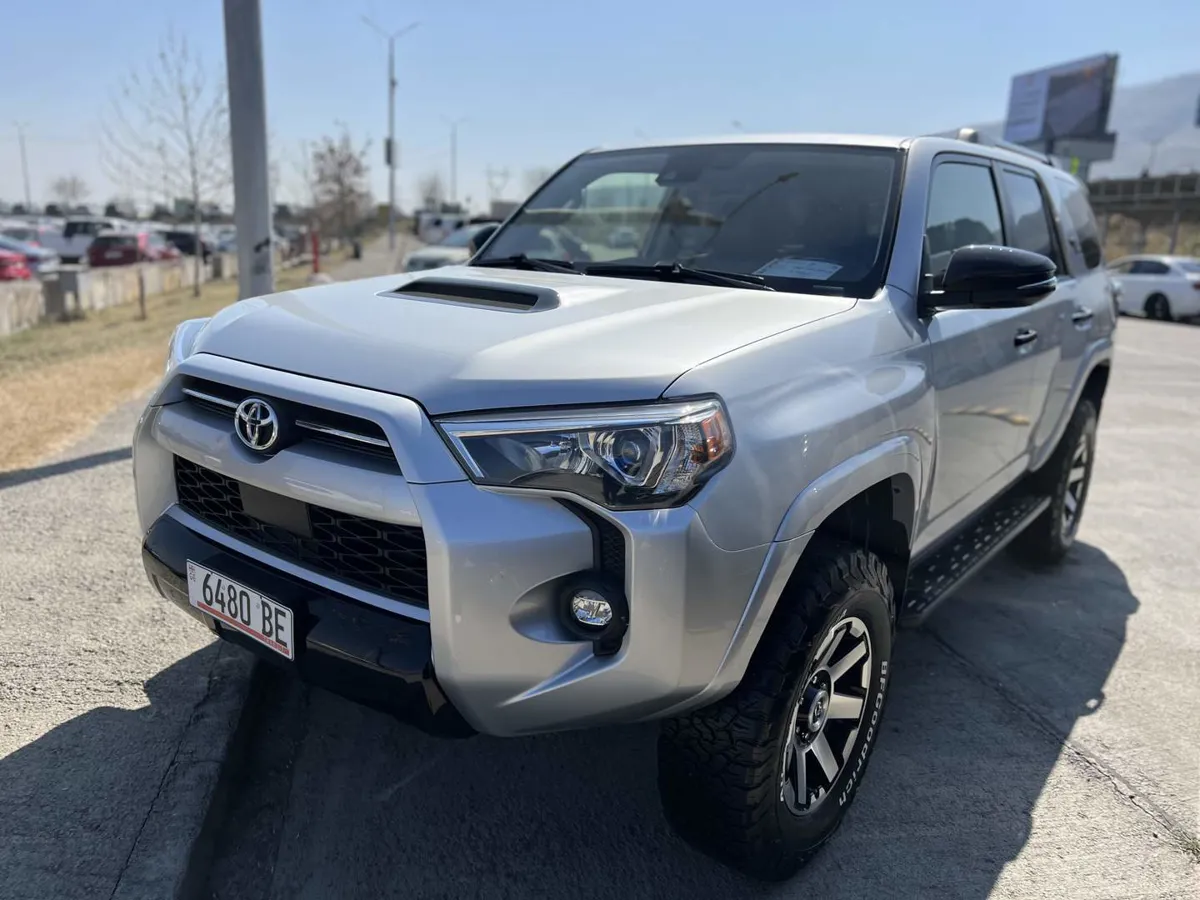 Toyota 4runner - фото 1