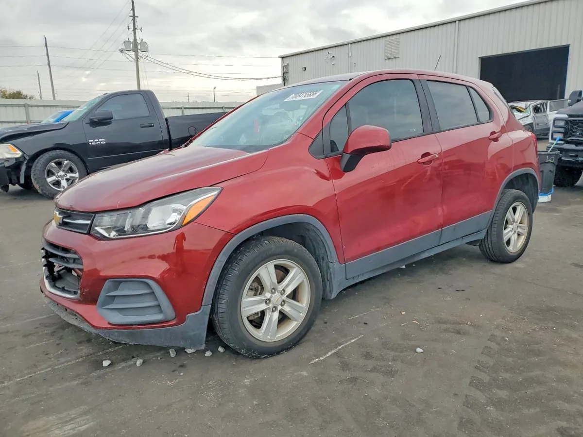 CHEVROLET TRAX LS - фото 1