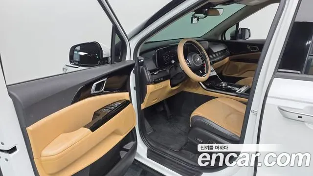 Kia Canival - фото 1