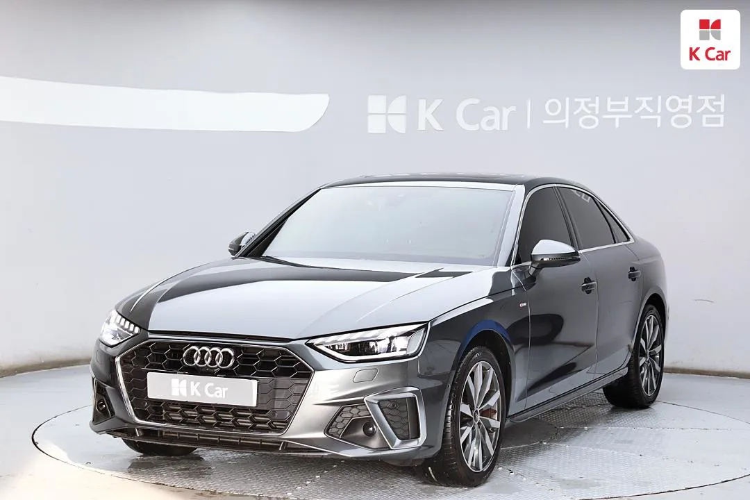 아우디 A4 - фото 1