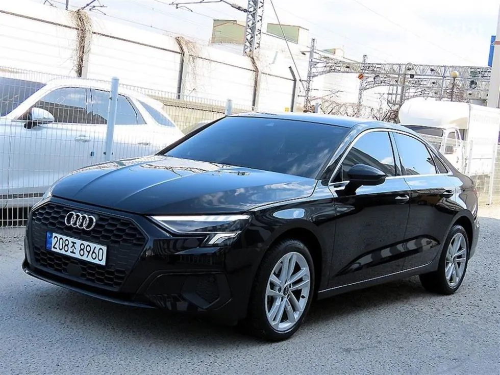 Audi A3 (8Y) 40 TFSI 기본형 - фото 1