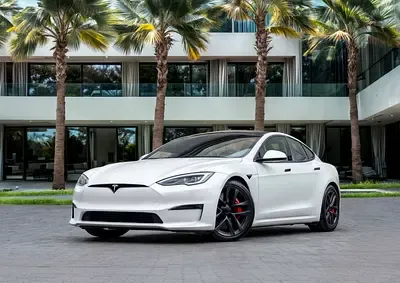 Tesla Model S - фото 1