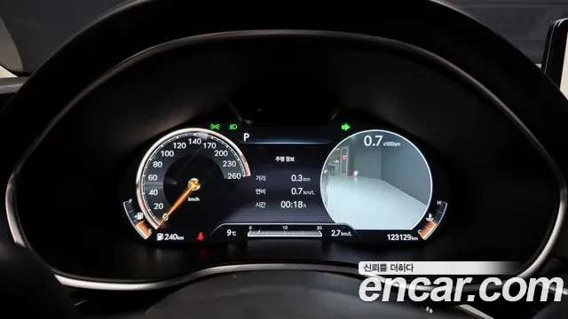 Genesis G80 - фото 1