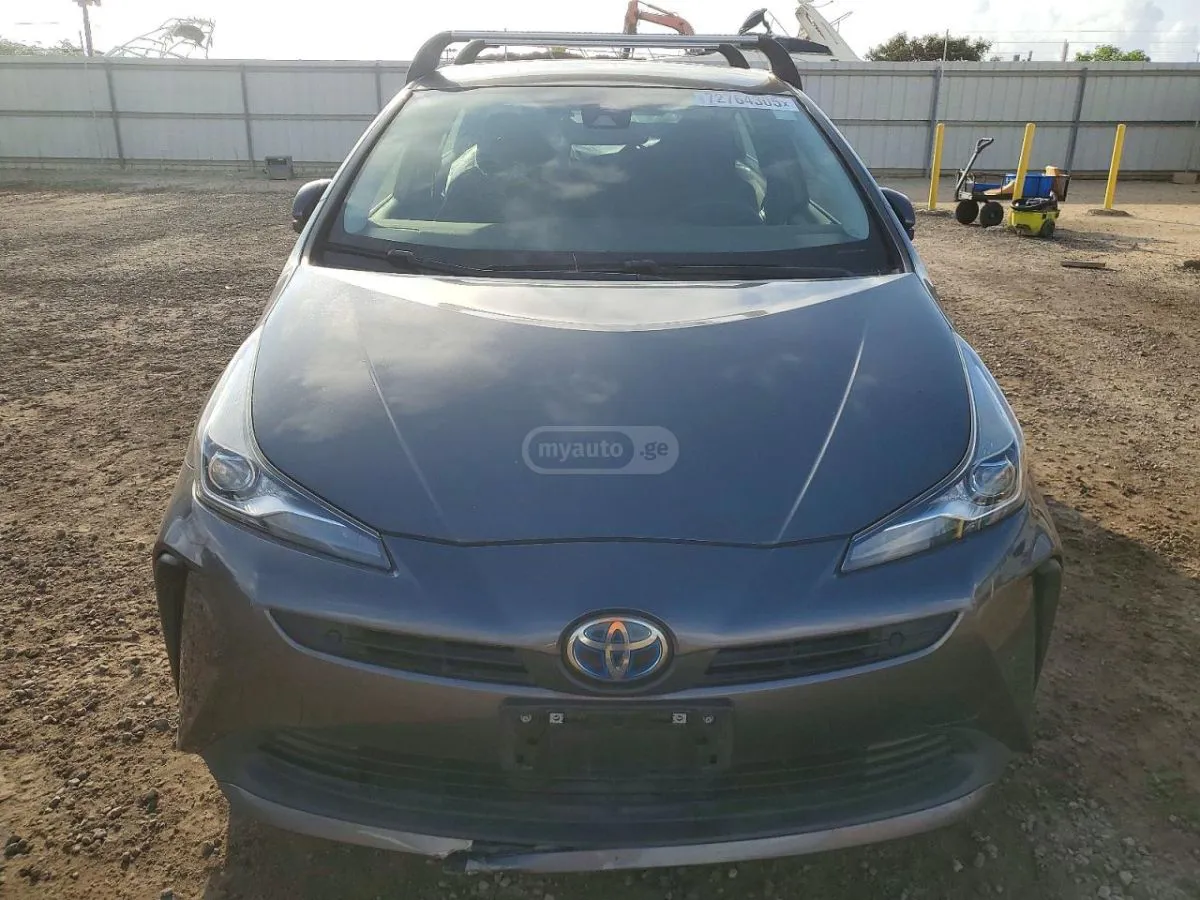 Toyota Prius - фото 1