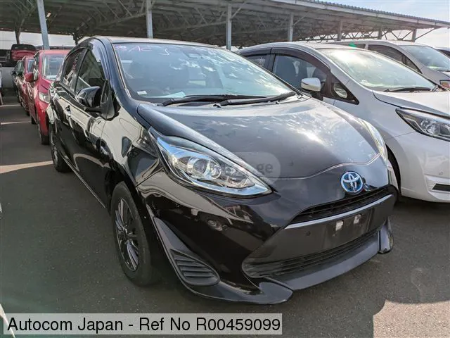 Toyota Aqua - фото 1