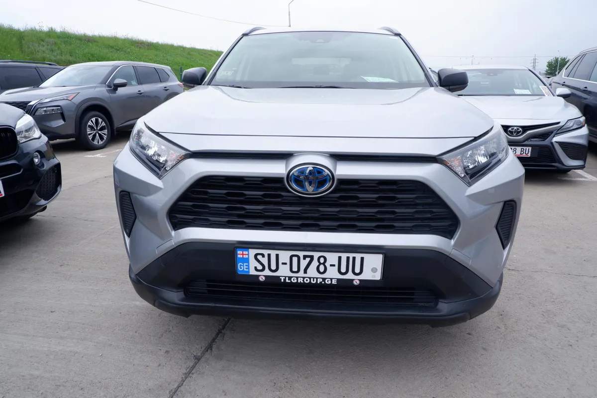 Toyota RAV 4 - фото 1