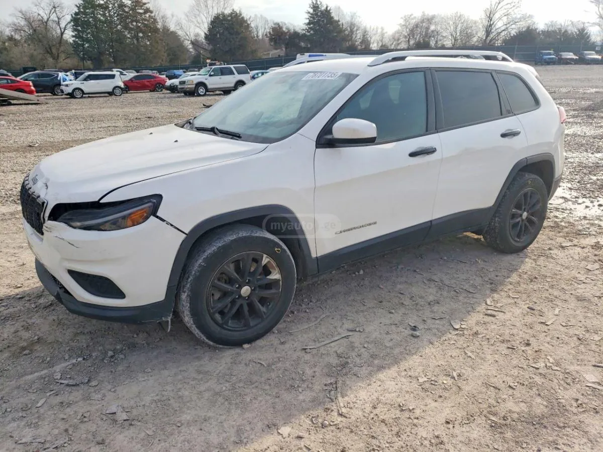 Jeep Cherokee - фото 1