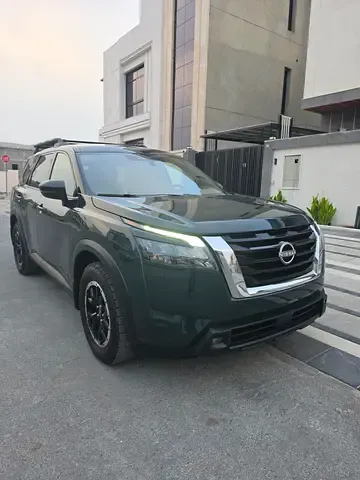 Nissan Pathfinder - фото 1