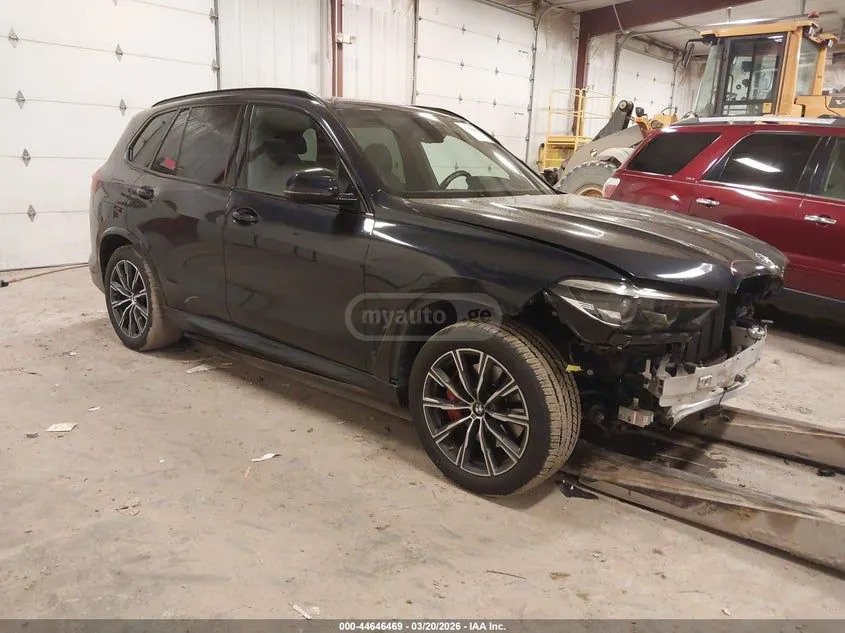 BMW X5 - фото 1