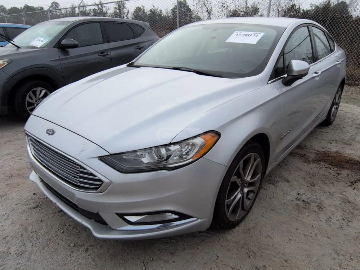 Ford Fusion - фото 1
