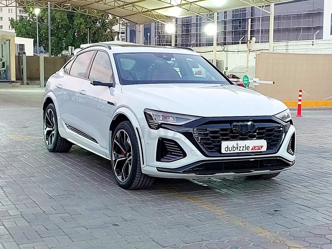 Audi e-tron - фото 1