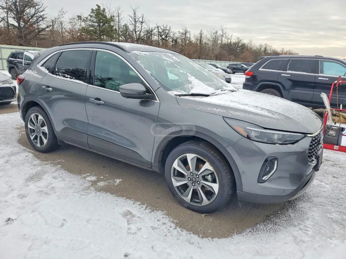 Ford Escape - фото 1