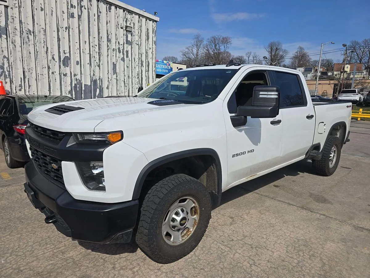 Chevrolet Silverado 2500HD Work Truck - фото 1