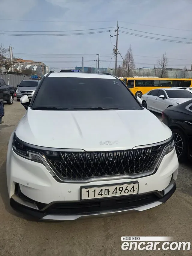 Kia Canival - фото 1