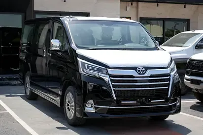 Toyota Granvia - фото 1