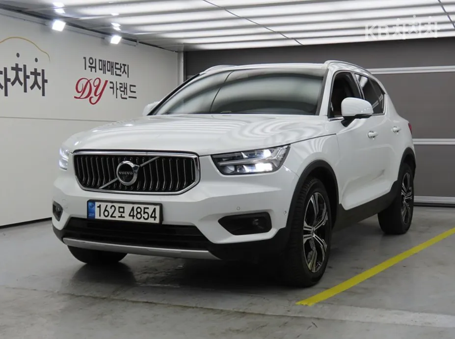 Volvo XC40 B4 AWD Inscription - фото 1