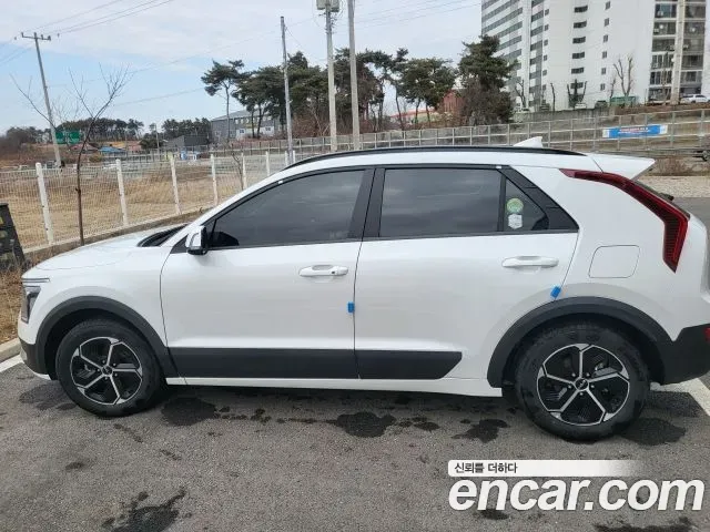 Kia Niro - фото 1