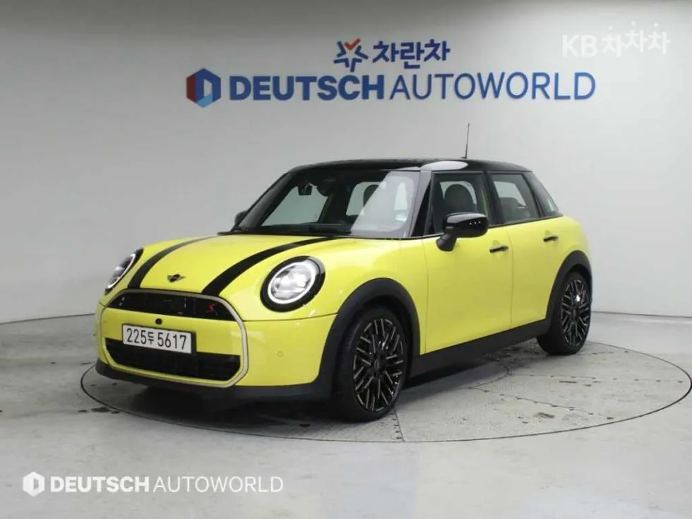 Mini 쿠퍼 4세대 S 2.0 5도어 Favoured - фото 1