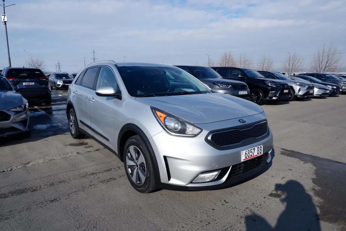 Kia Niro - фото 1