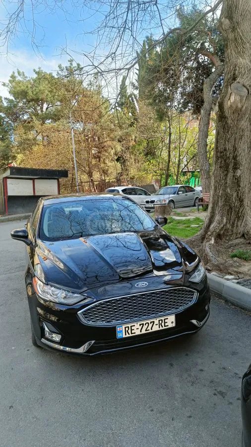 Ford Fusion - фото 1