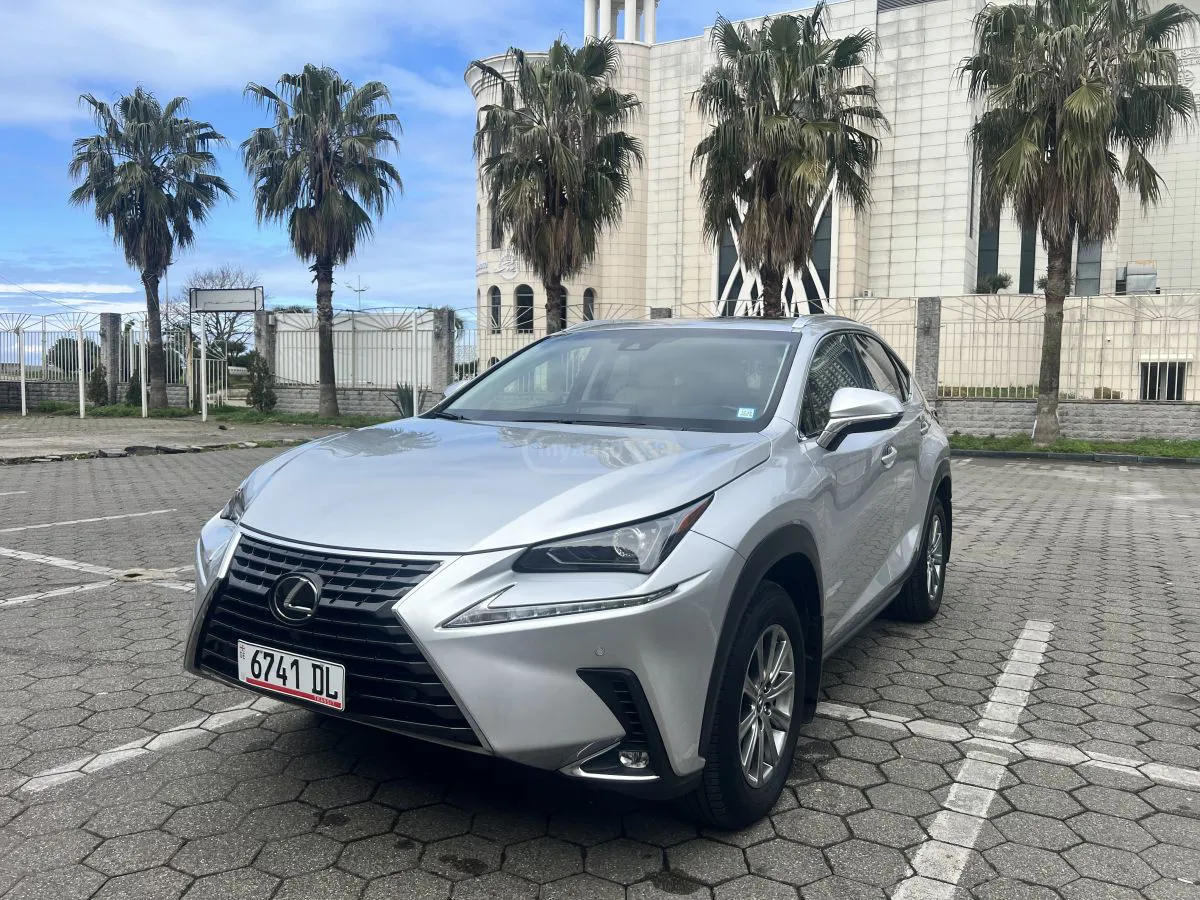 Lexus NX 200 - фото 1