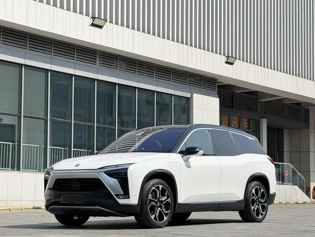 NIO ES8 - фото 1