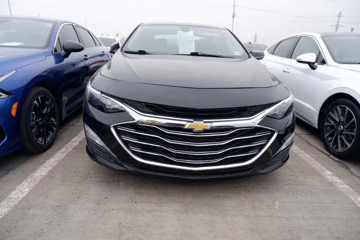 Chevrolet Malibu - фото 1