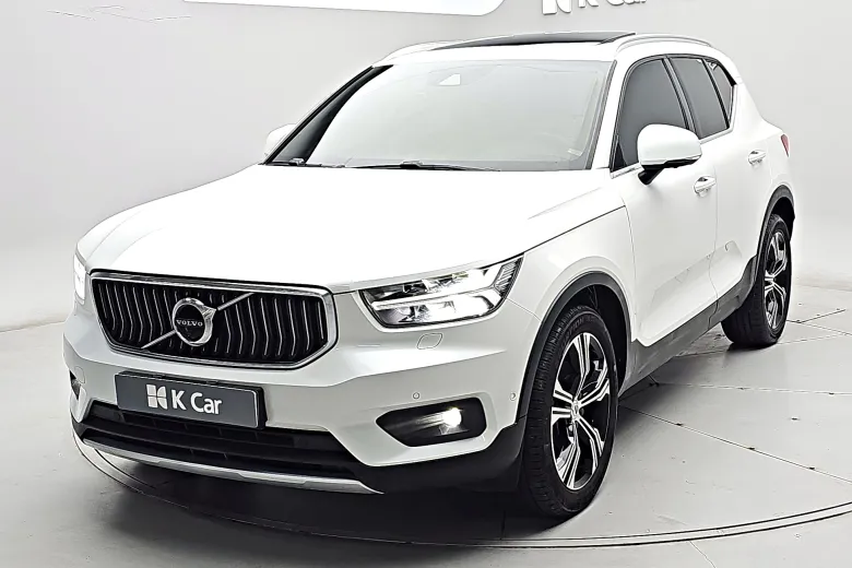 볼보 XC40 - фото 1