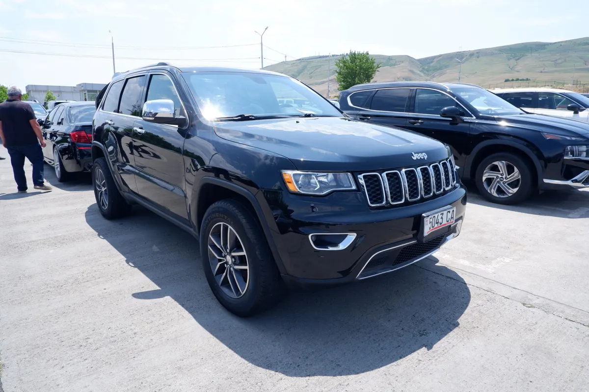 Jeep Grand Cherokee - фото 1