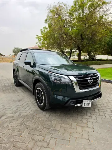 Nissan Pathfinder - фото 1