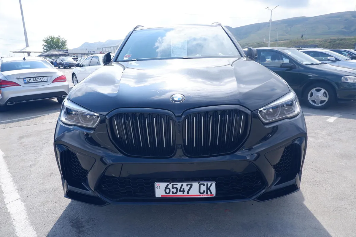 BMW X5 - фото 1