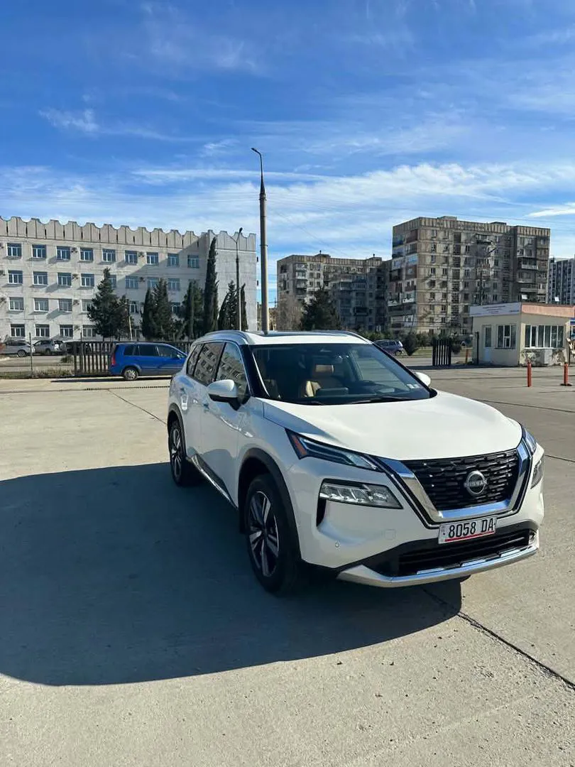 Nissan Rogue - фото 1