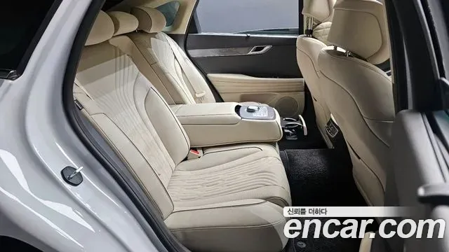 Genesis G80 - фото 1