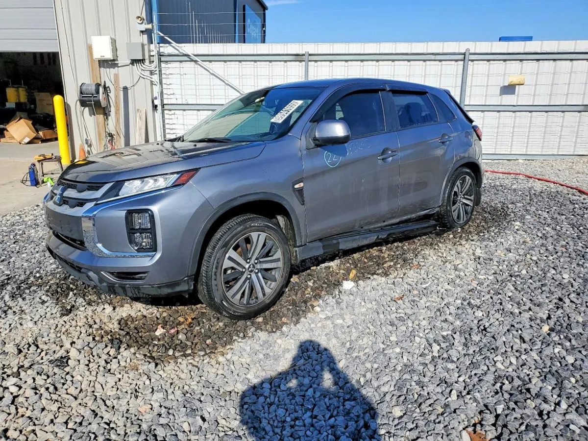 MITSUBISHI OUTLANDER SPORT - фото 1