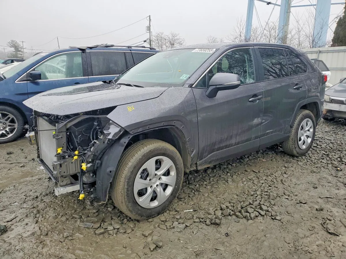 TOYOTA RAV4 LE - фото 1