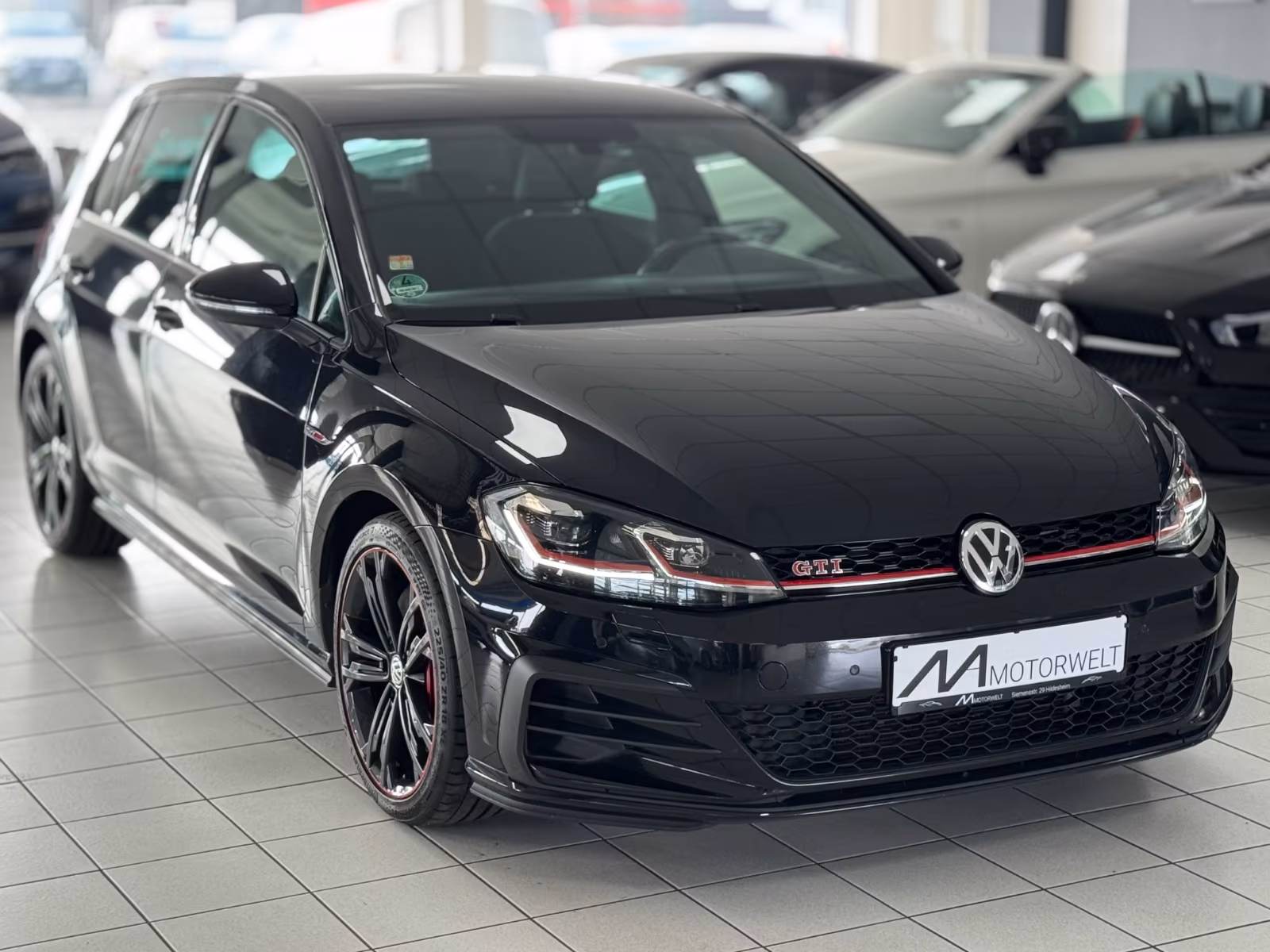 Volkswagen Golf - фото 1