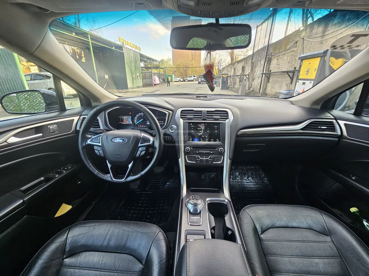Ford Fusion - фото 1