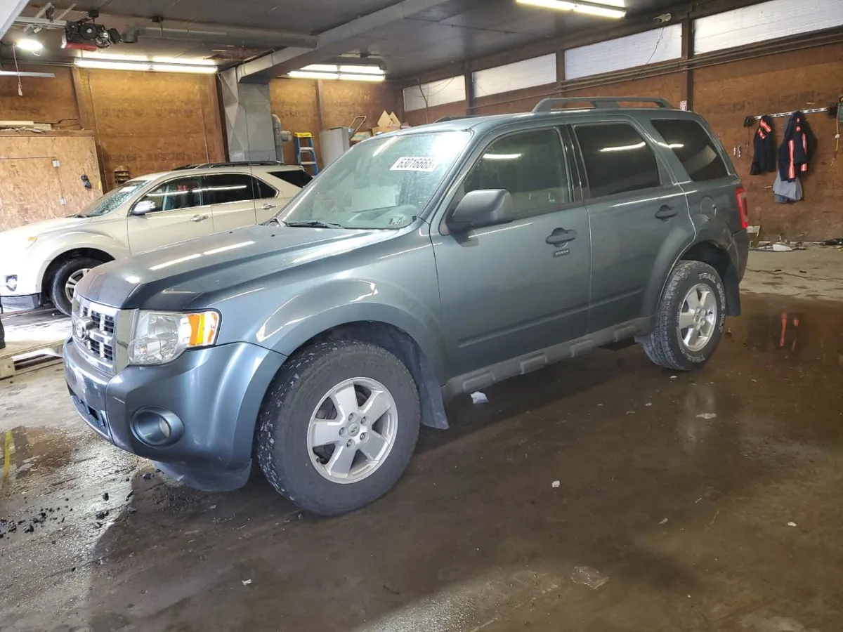 FORD ESCAPE - фото 1