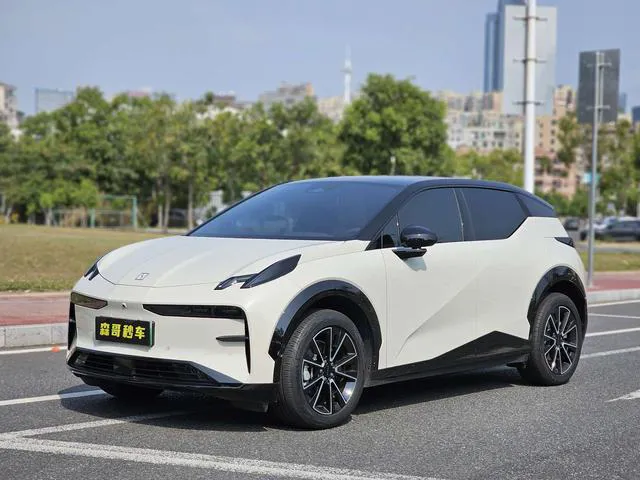 Zeekr ZEEKR X - фото 1