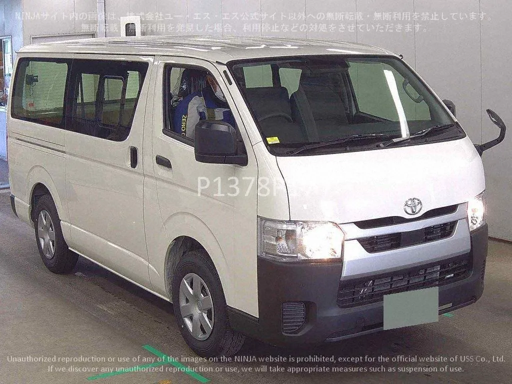 TOYOTA HIACE VAN 5D - фото 1