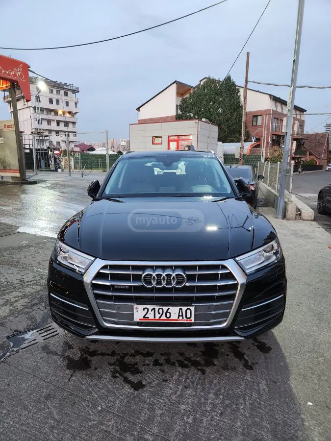 Audi Q5 - фото 1