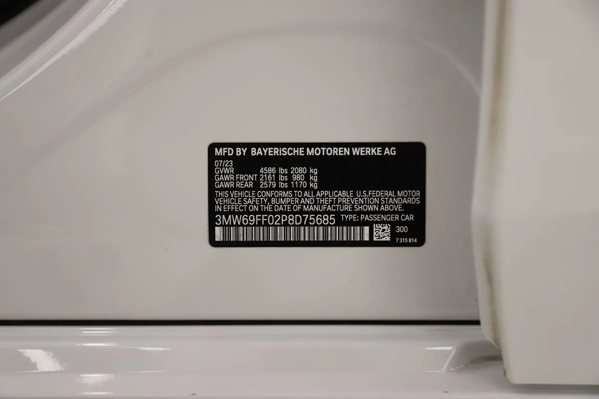 BMW 330 - фото 1