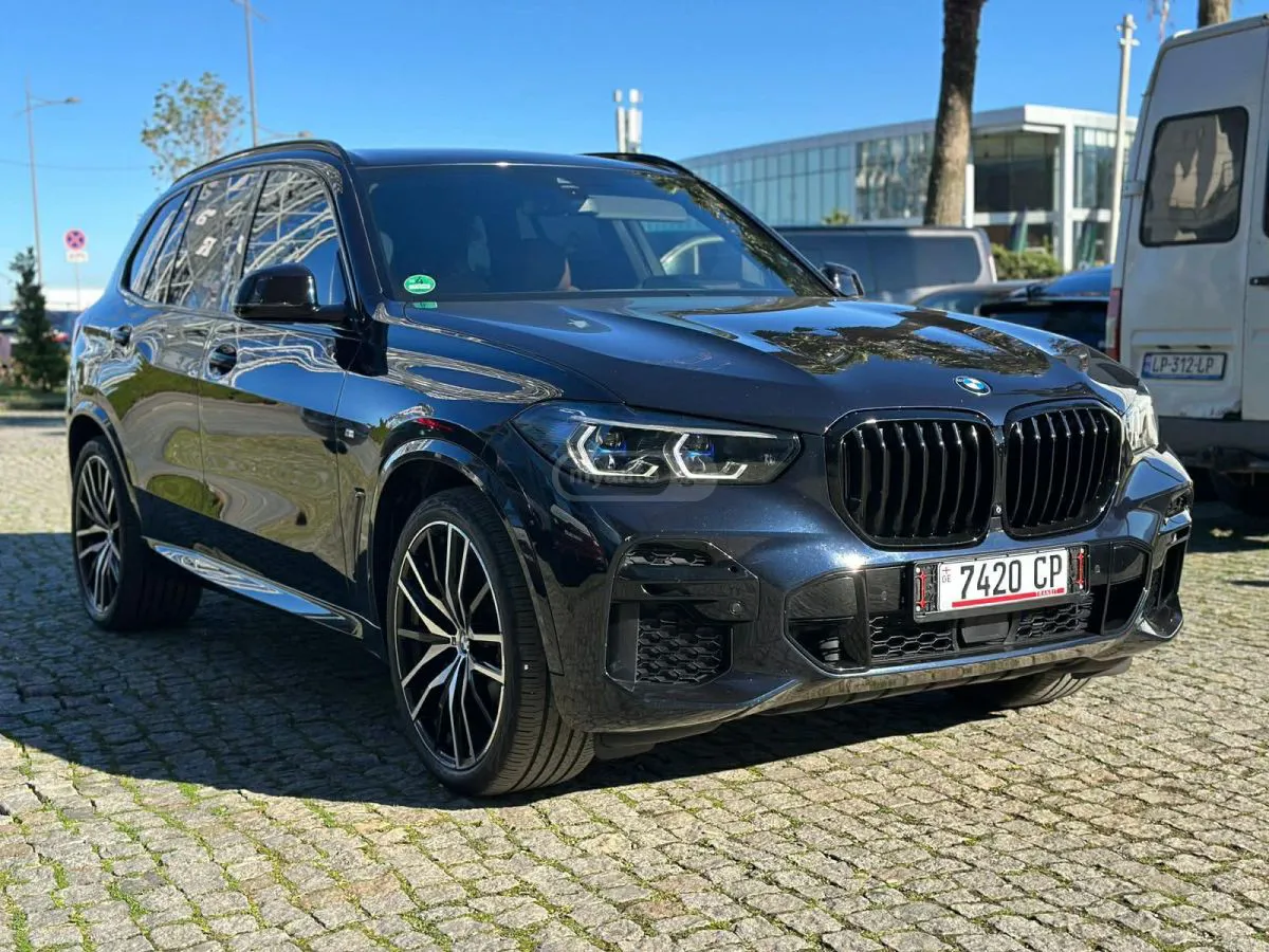BMW X5 - фото 1
