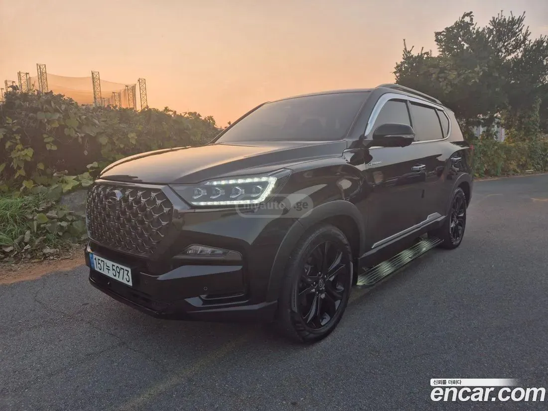 Ssangyong Rexton - фото 1