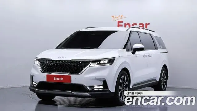 Kia Canival - фото 1