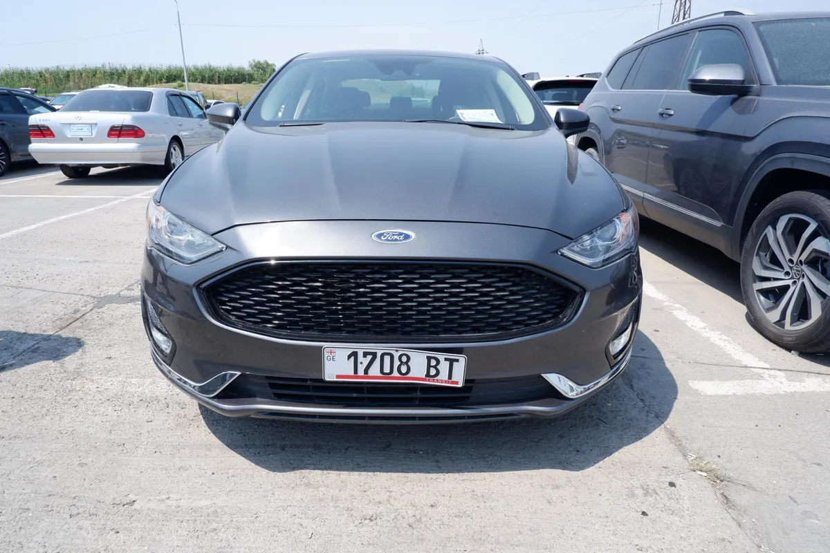 Ford Fusion - фото 1