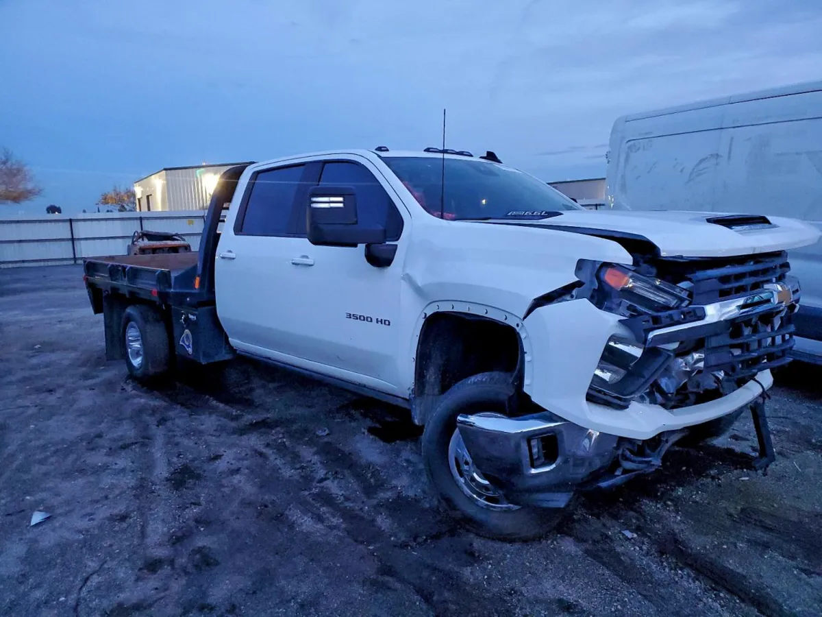 CHEVROLET SILVERADO - фото 1