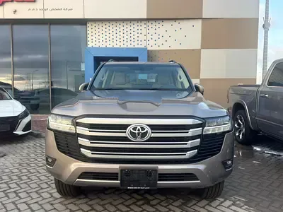 Toyota Land Cruiser - фото 1